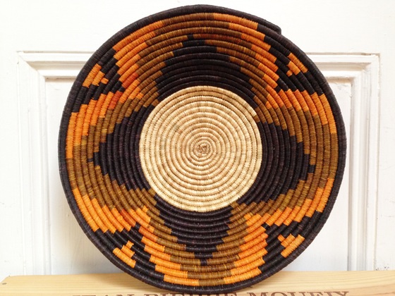 Image of Rwenzori: Handoven basket (Orange clover)